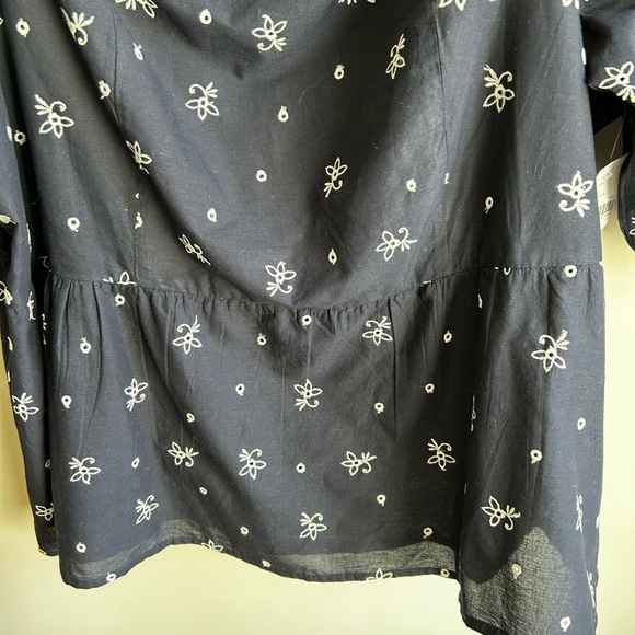 LANE BRYANT Off Shoulder Peplum Blouse Top Navy Blue White Embroidered Size 24 - Picture 6 of 15